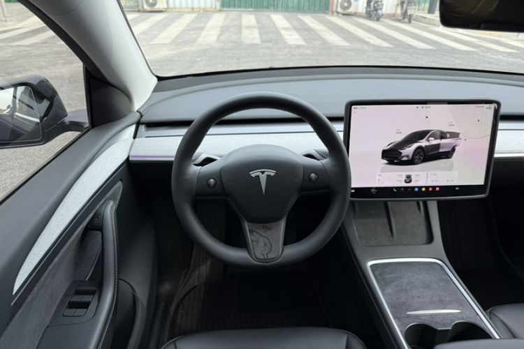 Used Tesla Model Y 2023 Rear-Wheel-Drive Version