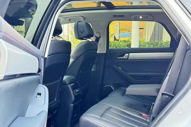 Used BYD Tang New Energy 2018 DM 2.0T All-Wheel Drive Smart Connectivity Luxury Model 7 Seats China V Emission Standard
