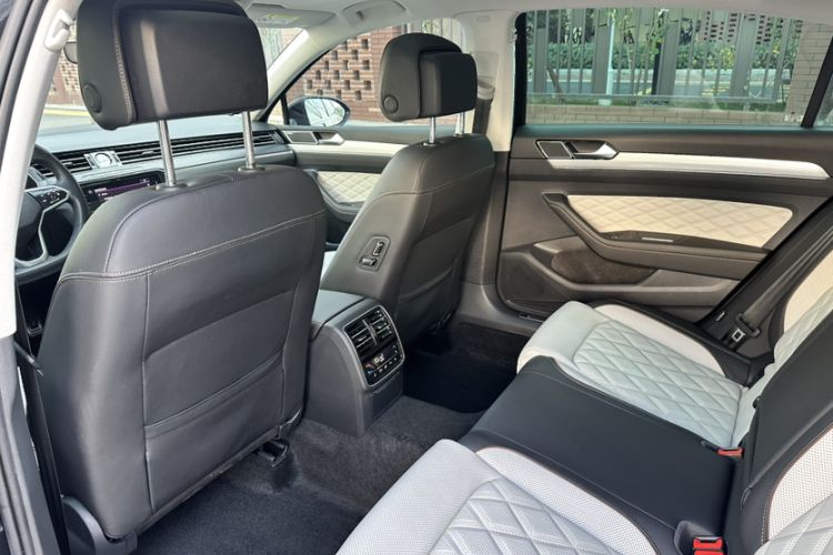 Used Volkswagen Magotan 2023 2 Million Units Limited-Edition 380TSI DSG Flagship Version
