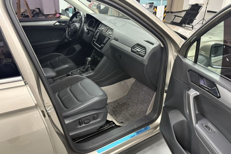 Used Volkswagen Tiguan L 2017 330TSI Automatic Two-Wheel Drive Luxury Edition
