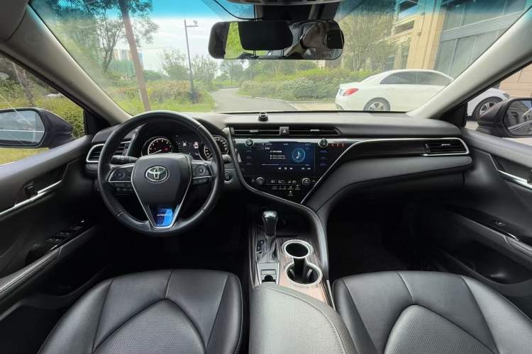 Used Toyota Camry 2019 Revised Version 2.0G Luxury Edition
