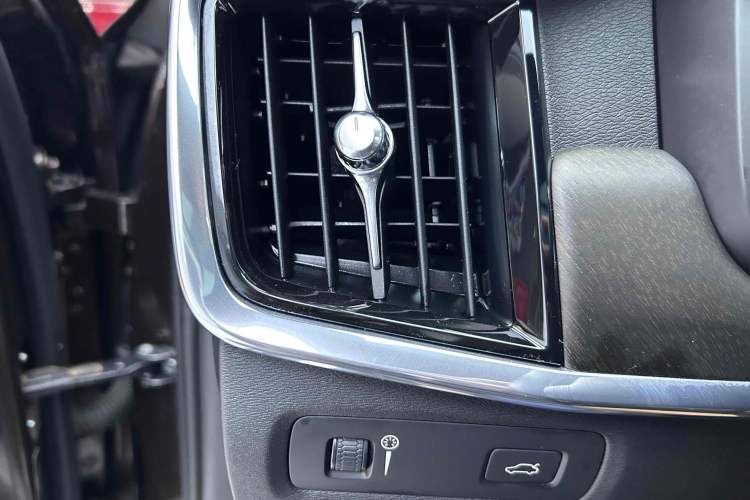 Used Volvo V90 2017 Cross Country T5 AWD Smart Range Edition
