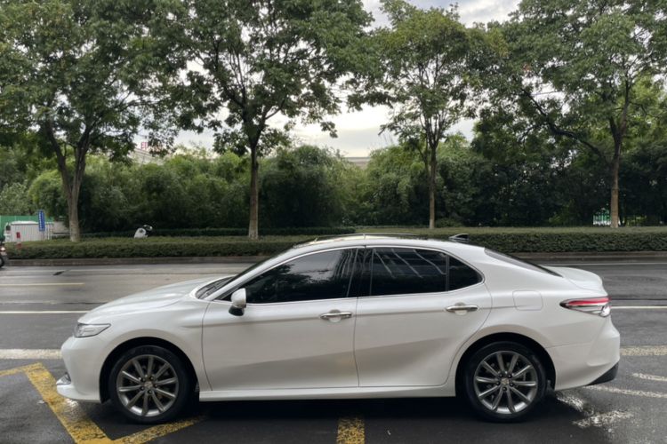 Used Toyota Camry 2019 Revised Version 2.0G Luxury Edition
