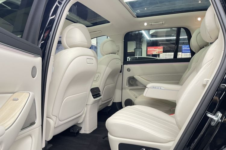 Used Hima AITO M8 2025 Extended-Range Max Version 37 kWh 6-Seater