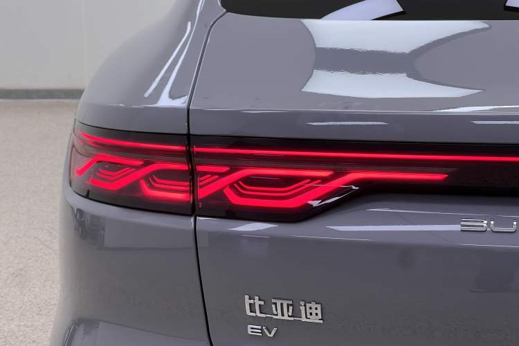 Used BYD Han 2025 EV with 701 km of Laser Radar-Enabled Intelligent Driving
