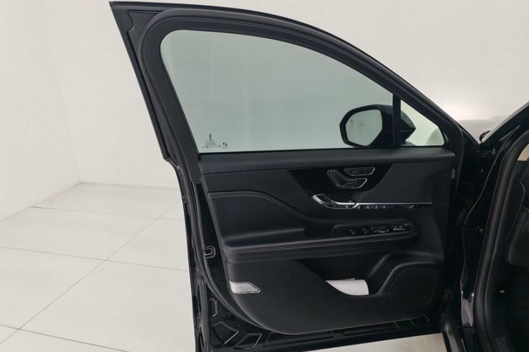 Used Lincoln Corsair 2024 2.0T Two-Wheel Drive Deluxe Edition
