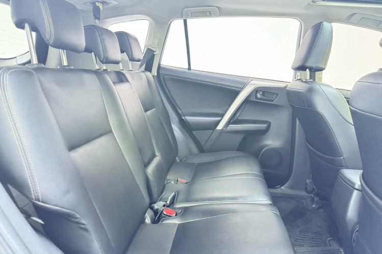 Used Toyota RAV4 2019 2.0L CVT Two-Wheel Drive Pioneer Edition China VI Standard
