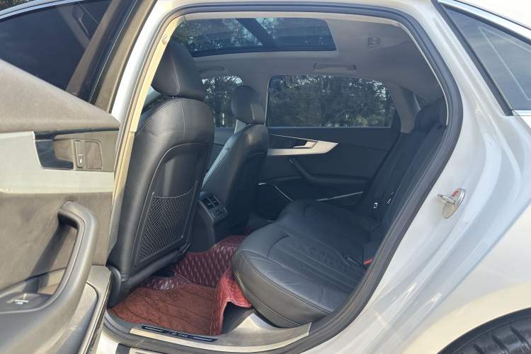 Used Audi A4L 2017 Plus 40 TFSI Sport Model
