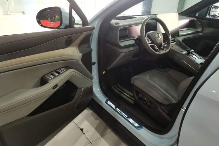 Used Denza N7 2023 with Ultra-Long Range
