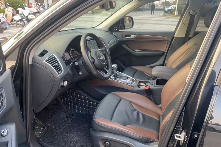 Used Audi Q5 2017 40 TFSI Comfort Model
