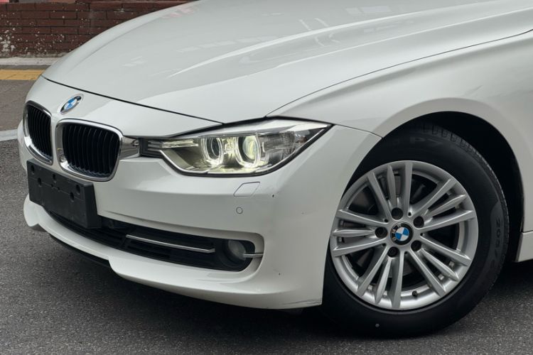 Used BMW 3 Series 2015 316Li Fashion Model
