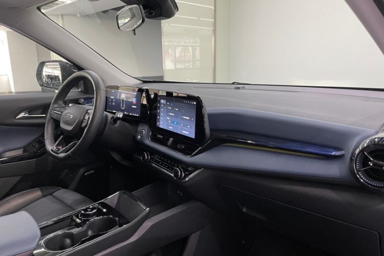 Used Chevrolet Equinox Plus 2024 102km RS Ultimate Edition