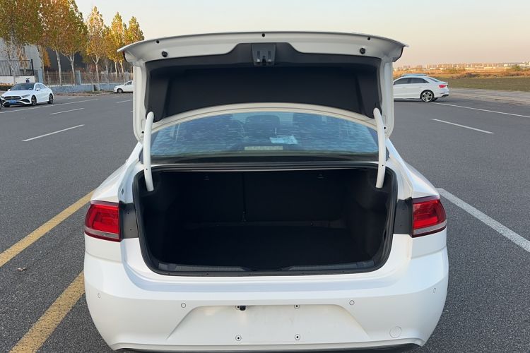 Used Volkswagen Lamando 2015 280TSI DSG Comfort Edition
