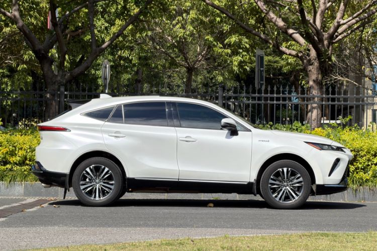 Used Toyota Venza 2022 Dual-Engine 2.5L CVT Two-Wheel Drive Luxury Edition
