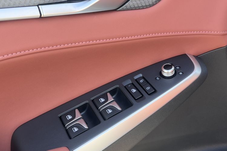 Used Changan CS75 PLUS 2024 3rd Generation Champion Edition 1.5T Intelligent Drive Dynamic Model
