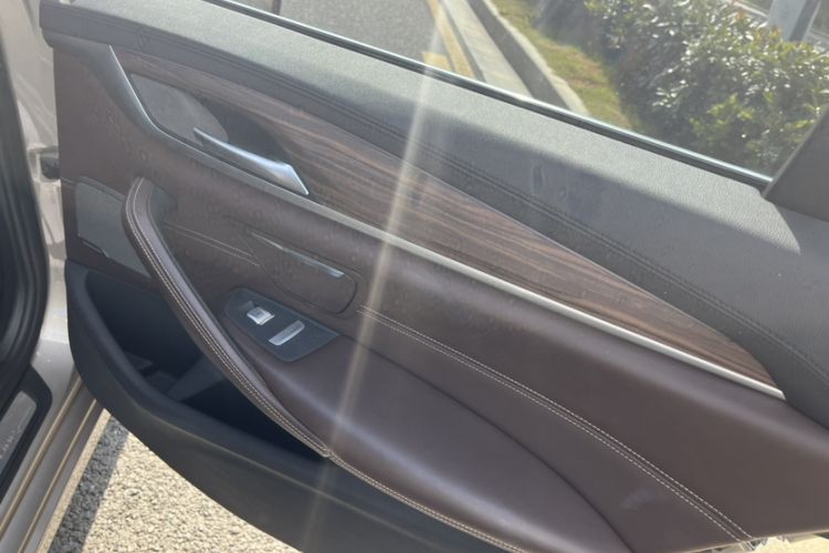 Used BMW 5 Series 2018 Facelifted 530Li Luxury Edition Premium Package
