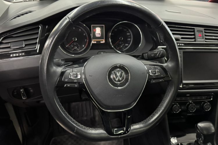 Used Volkswagen Tiguan L 2017 330TSI Automatic Two-Wheel Drive Flagship Edition
