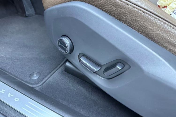 Used Volvo XC60 2019 T5 4x4 Smart Edition China V Standard
