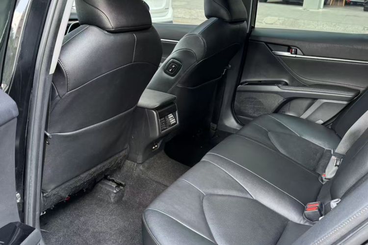 Used Toyota Camry 2021 2.0G Luxury Edition
