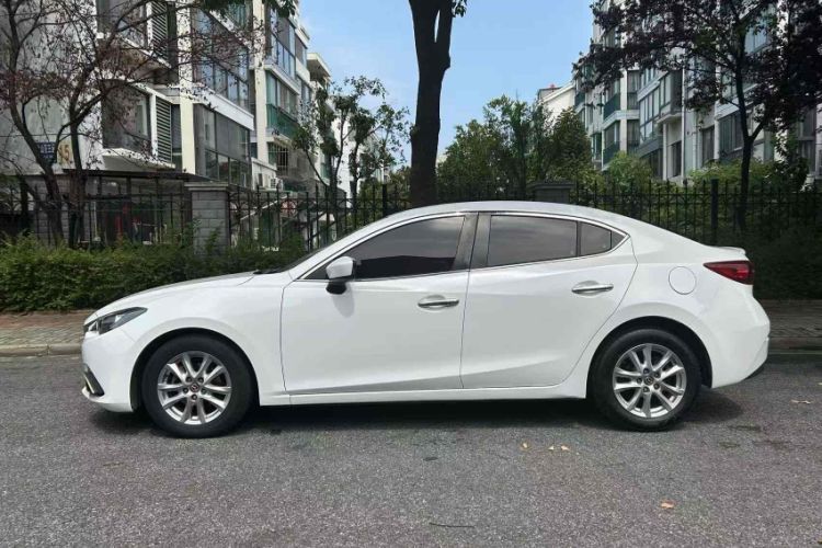 Used Mazda Mazda 3 Axela 2014 Sedan 1.5L Manual Comfort Model
