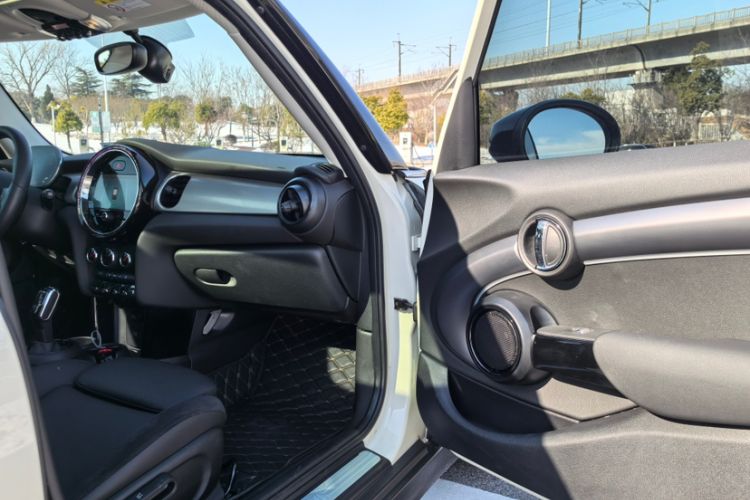 Used  MINI 2022 Updated 1.5T COOPER Artist Five-Door Edition
