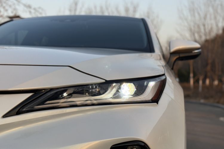 Used Toyota Venza 2023 2.0L CVT Two-Wheel Drive Prestige Version