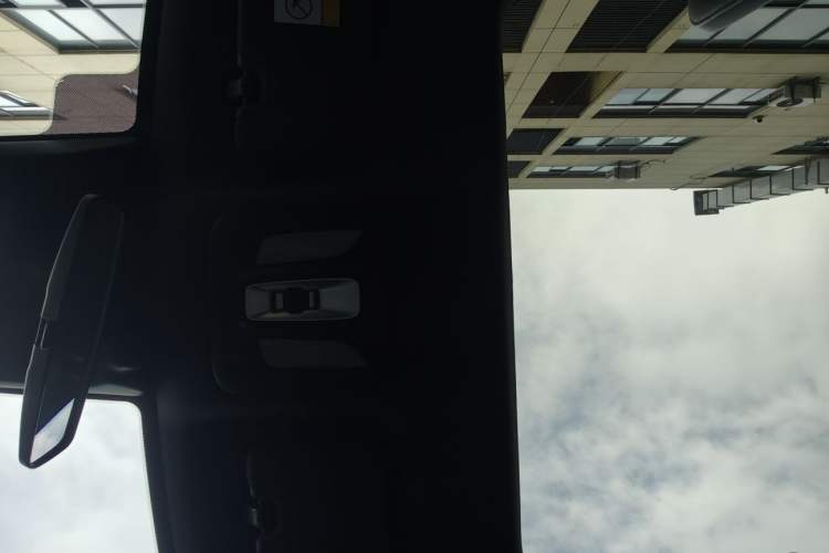 Used Changan UNI-V 2022 1.5T Smart Navigation Version
