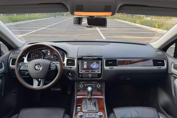 Used Volkswagen Touareg 2014 3.0 TSI New Edition