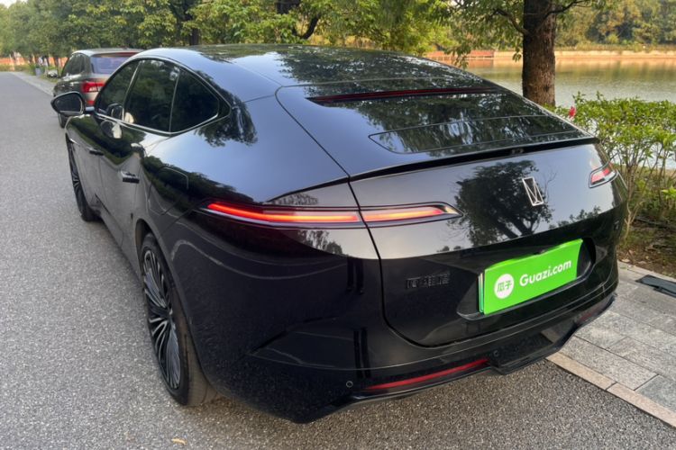 Used  12 2025 Ultra Extended-Range Edition
