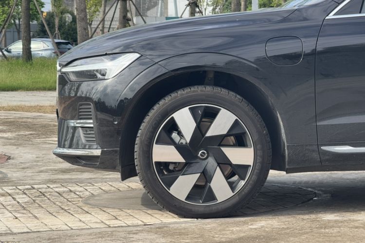 Used Volvo XC60 New Energy 2025 Plug-in Hybrid Long-Range All-Wheel Drive Smart & Luxurious Edition
