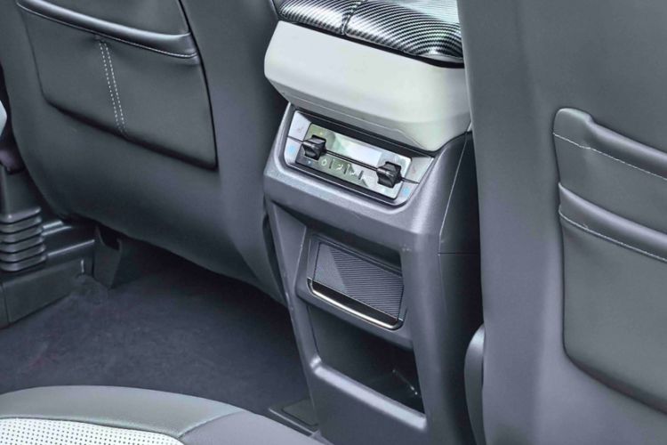 Used Ford Edge 2023 Ford Explorer L 2.0T EcoBoost Four-Wheel Drive 7-Seater Supreme Model