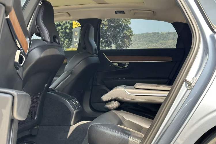 Used Volvo S90 2019 T5 Zhiyi Edition

