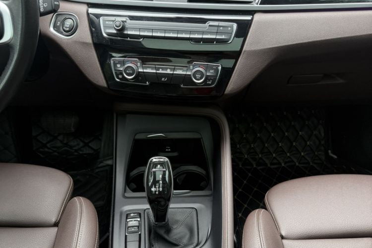 Used BMW X1 2020 sDrive25Li Leading Model
