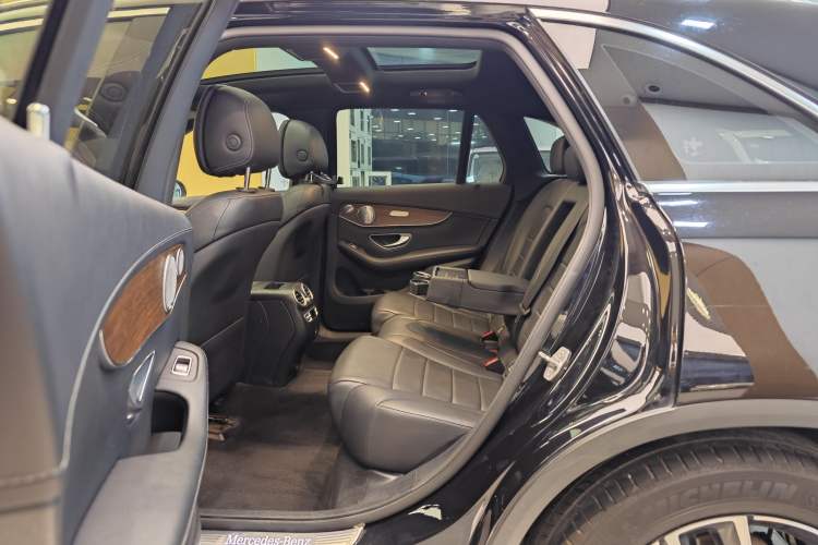 Used Mercedes-Benz GLC 2021 GLC 300 L 4MATIC Dynamic Model