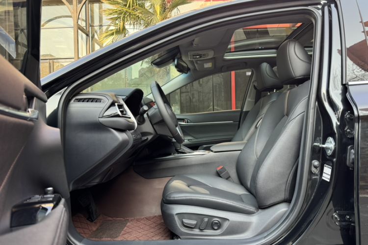 Used Toyota Camry 2021 2.5G Luxury Edition
