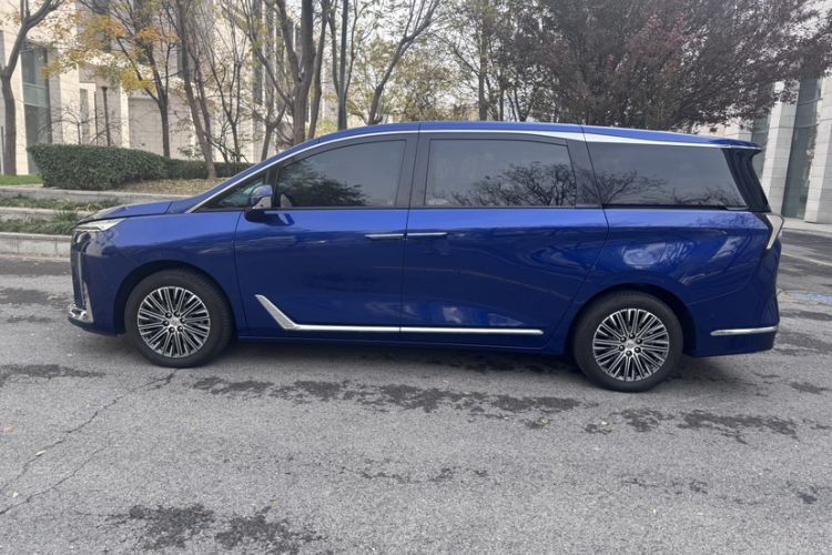 Used Buick GL8 New Energy 2024 Lu Zun Luxury Edition 6-Seater
