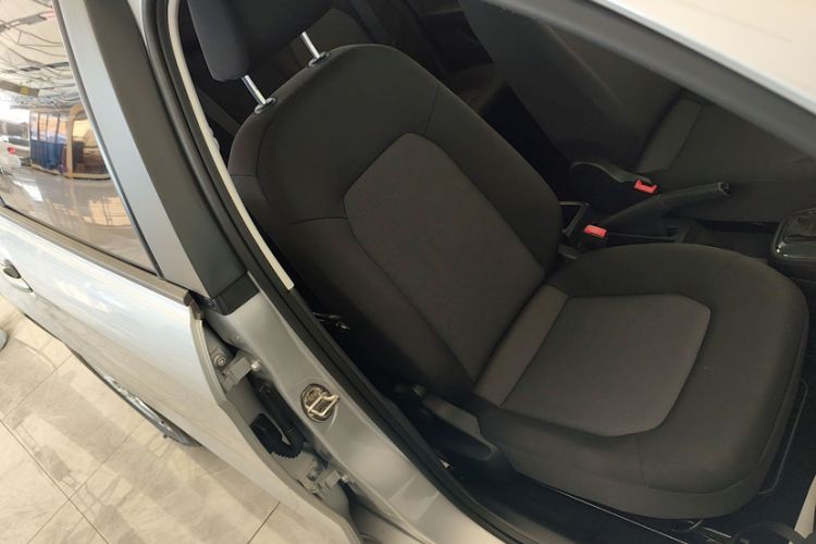 Used Volkswagen Jetta 2015 Value Edition 1.6L Automatic Fashion Version
