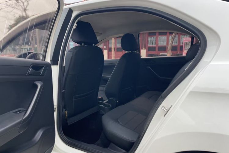 Used Volkswagen Jetta 2015 Value Edition 1.6L Automatic Fashion Version
