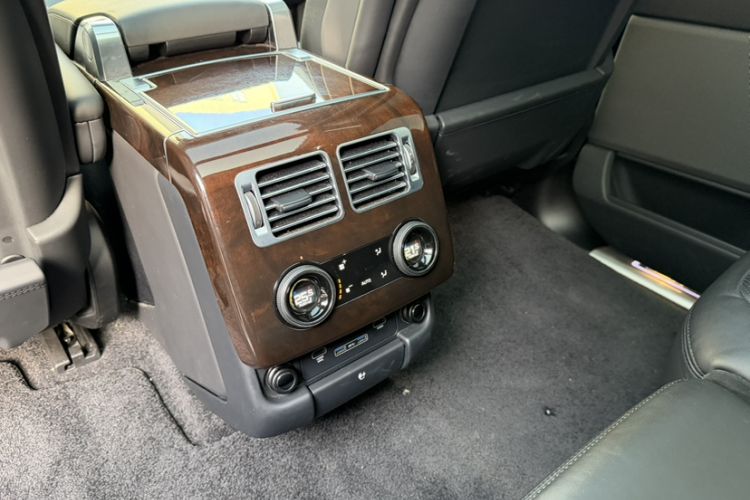 Used Land Rover Range Rover 2021 3.0 L6 Century Extended Classic Edition
