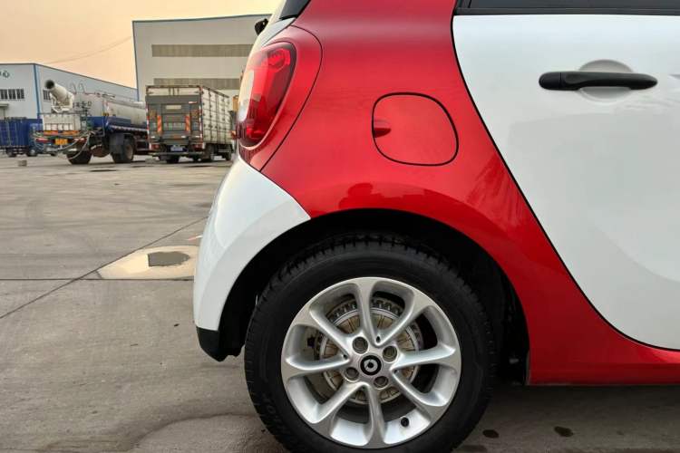 Used  forfour 2016 1.0L 52 kW Dynamic Edition
