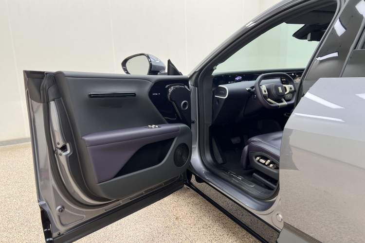 Used  07 2024 Max Extended-Range Edition