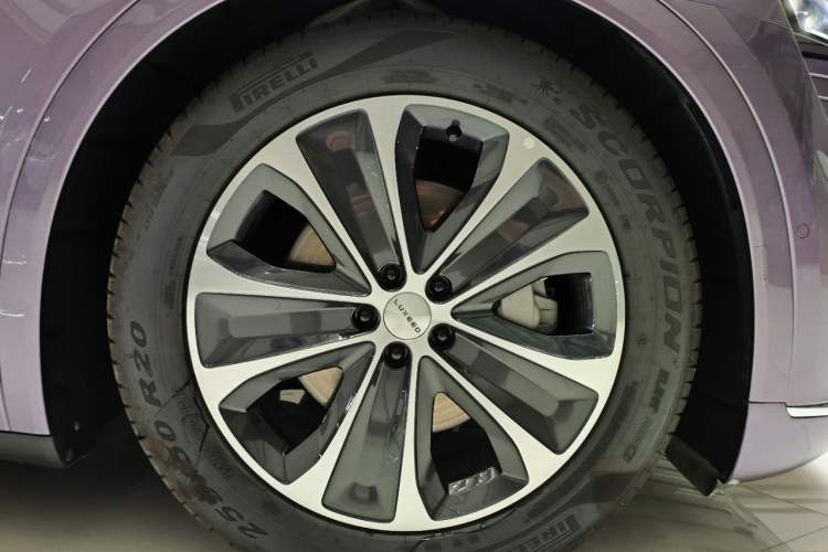 Used Hima Luxeed R7 2025 Range-Extended Version 251 km Max
