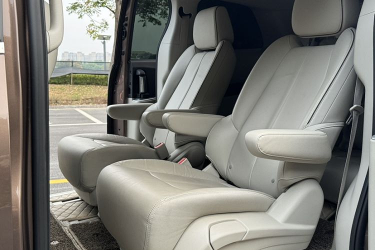 Used Buick GL8 2021 Land Cruiser Executive 652T Premium Model
