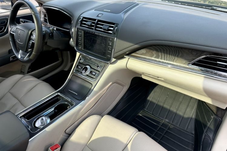 Used Lincoln Continental 2017 2.0T Two-Wheel Drive Deluxe Edition