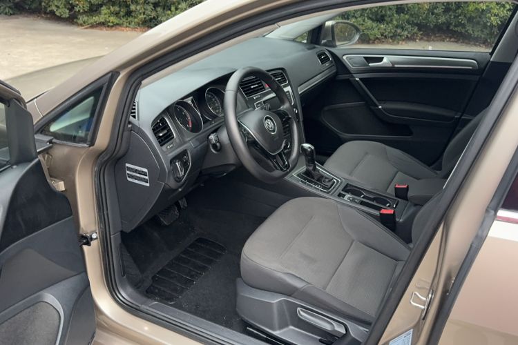 Used Volkswagen Golf 2016 1.6L Automatic Comfort Model
