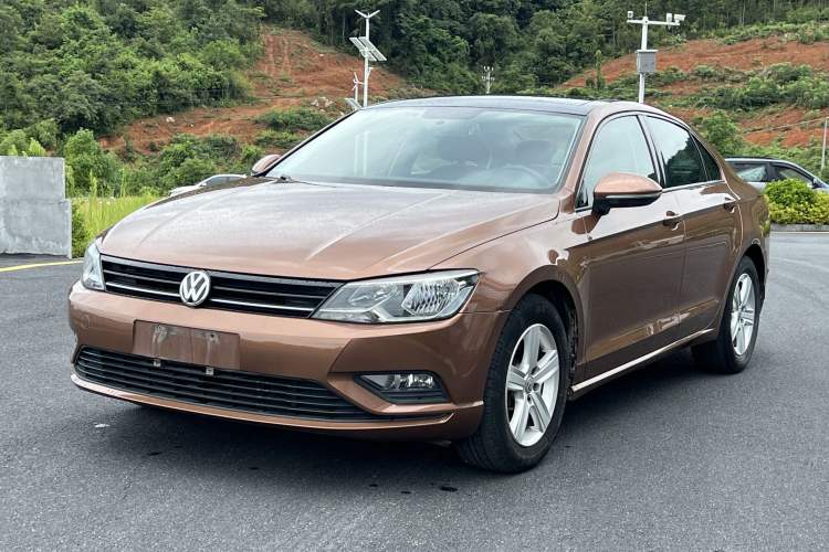 Used Volkswagen Lamando 2015 230TSI DSG Fashion Edition
