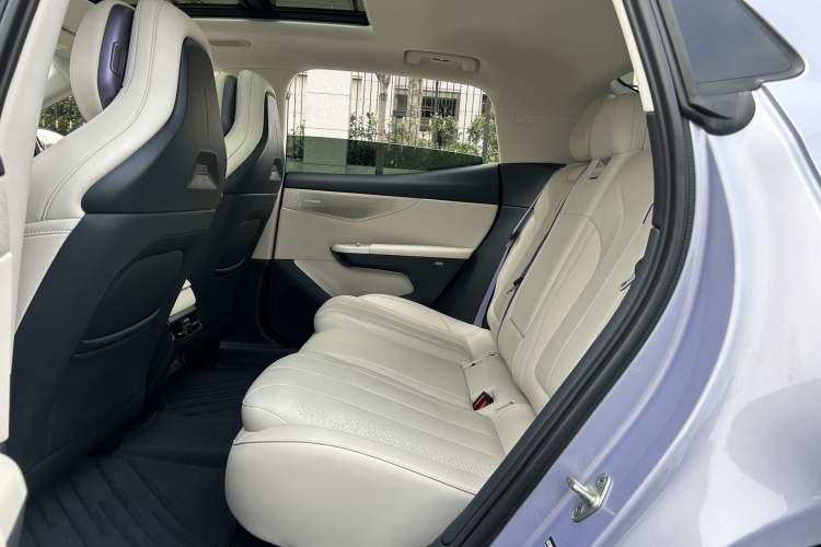 Used Lynk & Co 07 2024 EM-P 126 Long-Range Intelligent Driving Ultra
