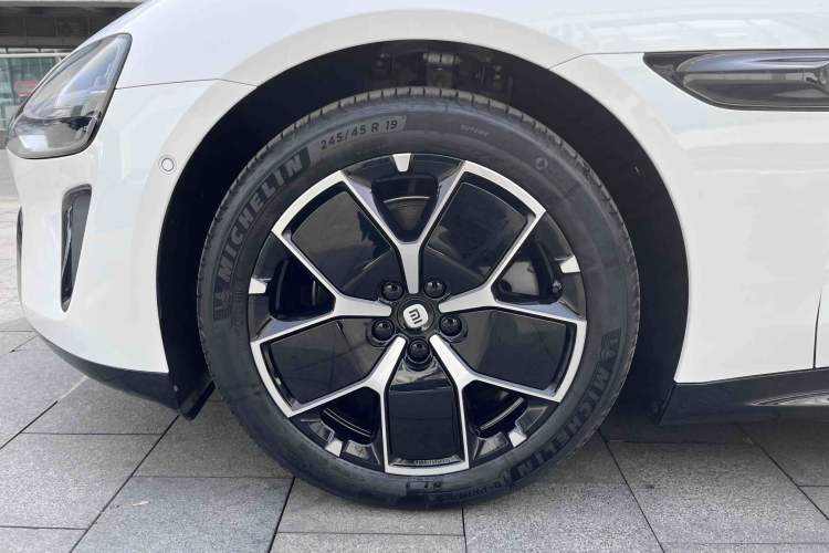 Used  SU7 2024 Rear-Drive Ultra-Long Range Advanced Pro-Level Intelligent Driving Version