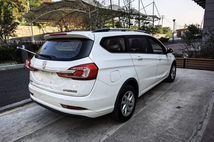 Used Baojun 310W 2017 1.5L Manual Fashion Model China V
