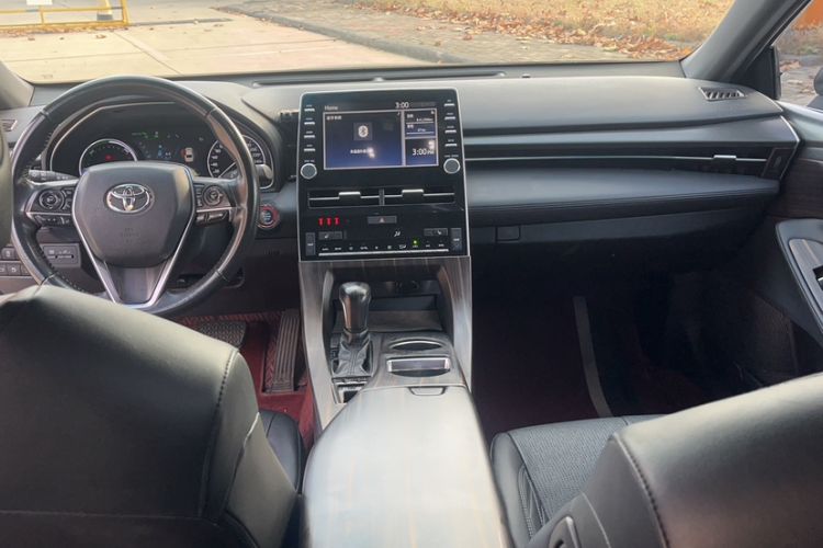 Used Toyota Avalon 2019 Dual-Engine 2.5L XLE Prestige Version China VI Standard
